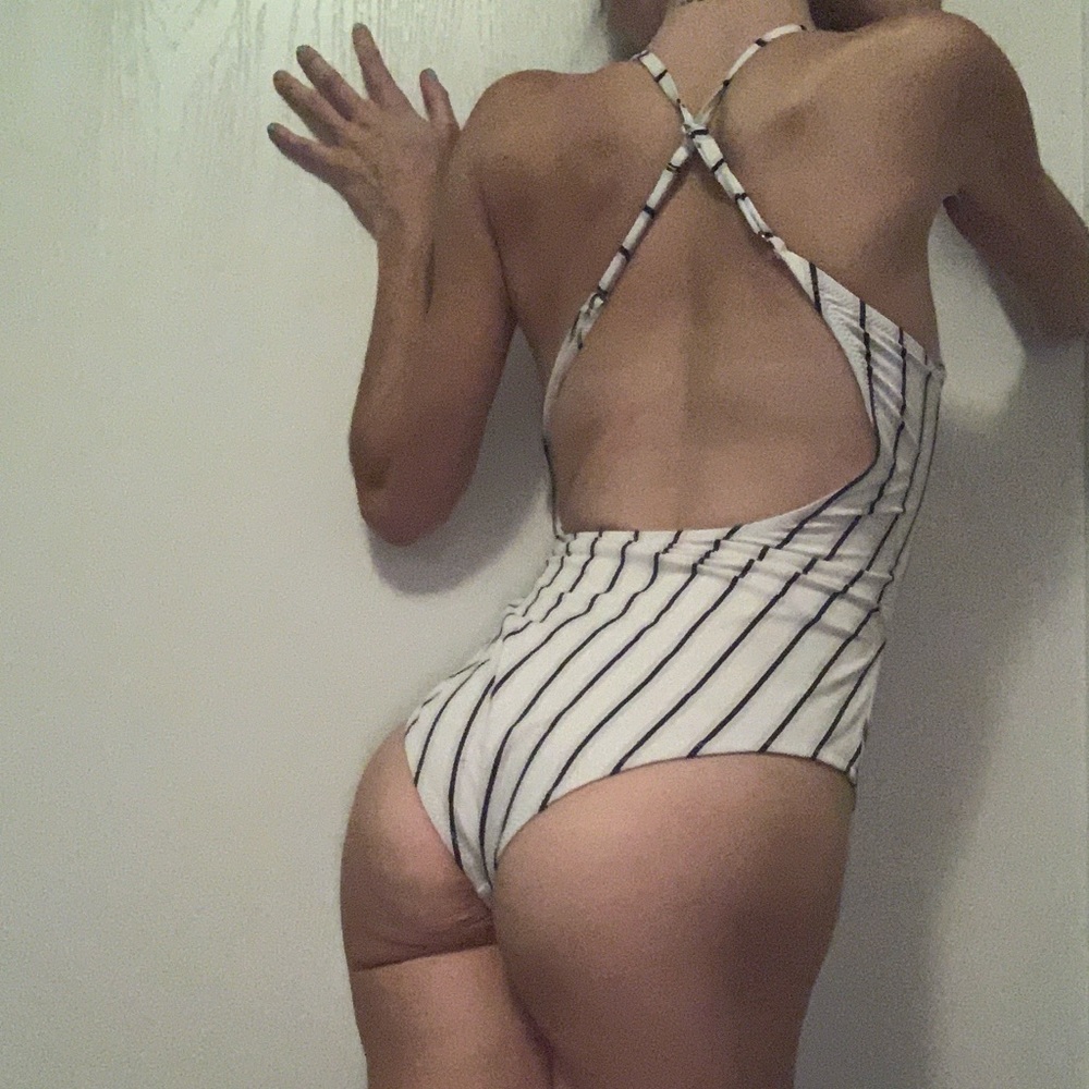 One Piece - Picture 2 of 2